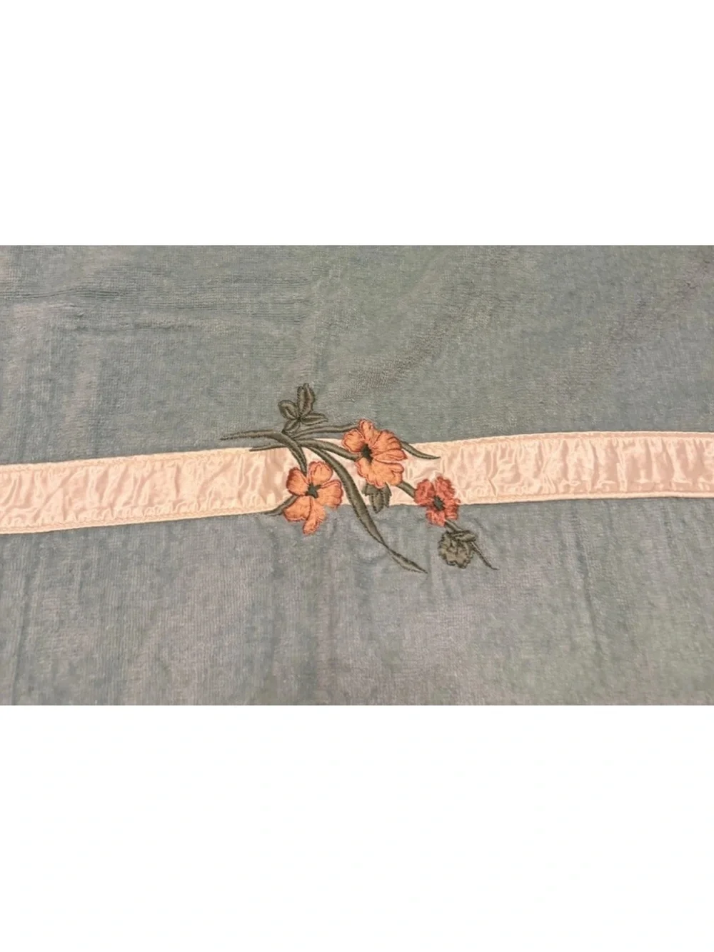 Vintage Saturday Knight Ltd Bath Towel and Two Hand Towels